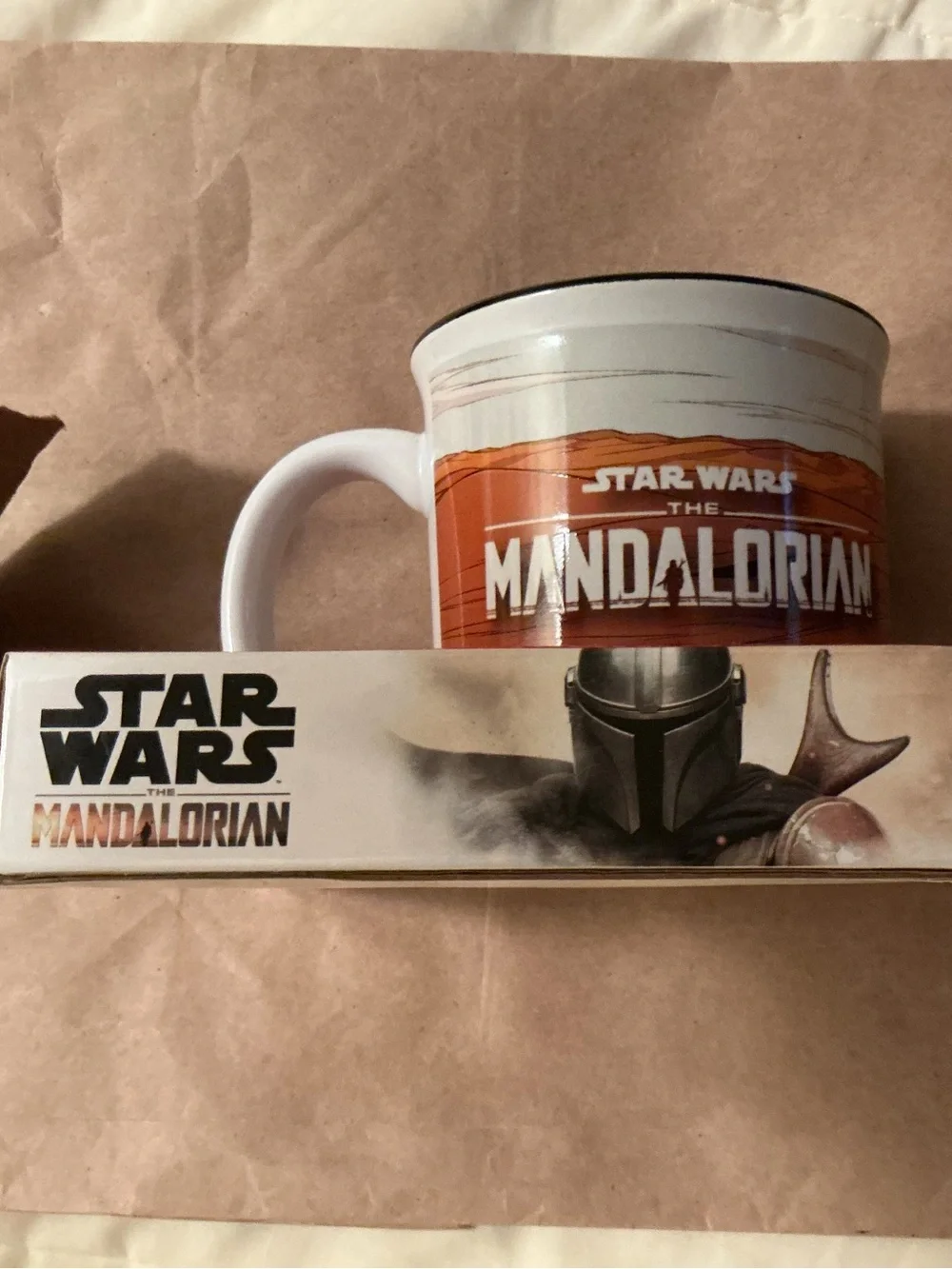 STAR WARS CERAMIC MUG. No jelly beans. Very nice mug.